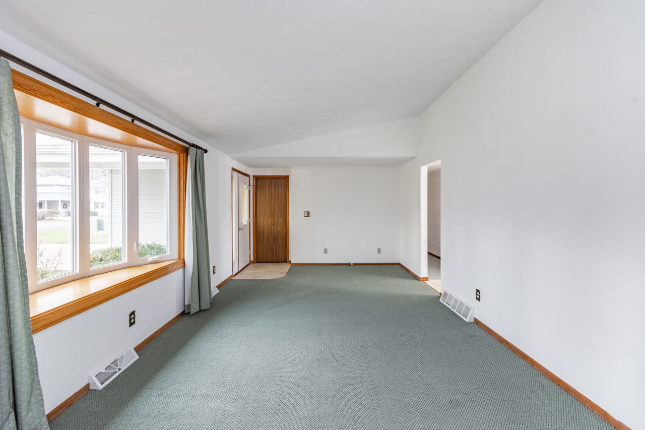 5114 South Chesterfield Court Mapleton, IL 61547 - Photo 8 of 37