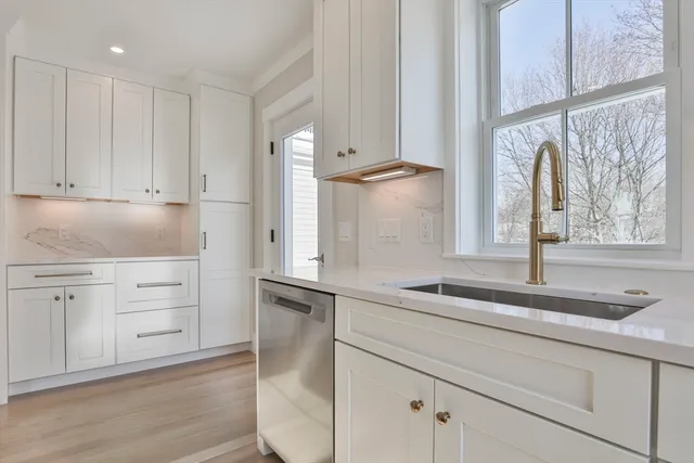 $669,000 | 101 Market Street, Unit B, Amesbury, MA 01913