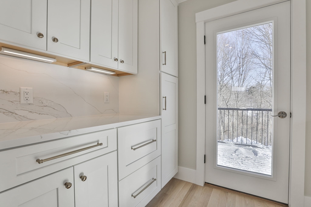 101 Market Street, Unit B Amesbury, MA 01913 - Photo 14 of 32