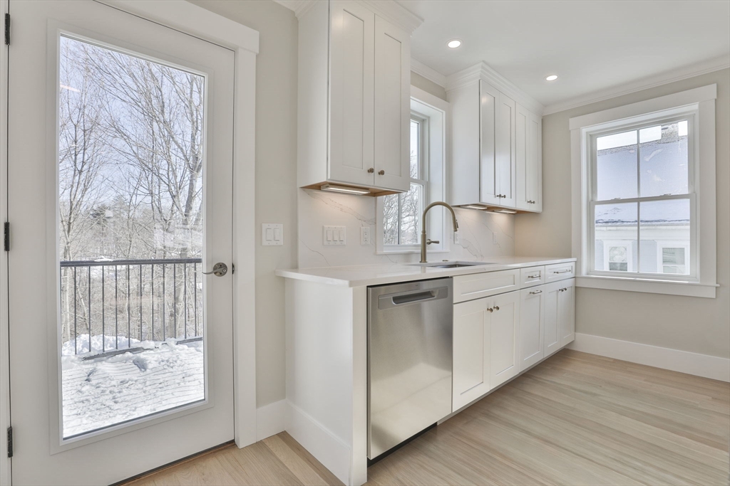 101 Market Street, Unit B Amesbury, MA 01913 - Photo 15 of 32