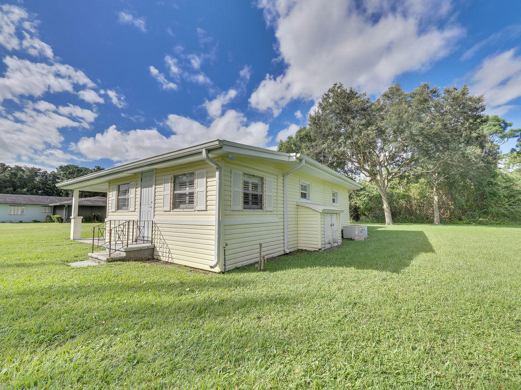 1795 Copenhaver Road Fort Pierce, FL 34945 - Photo 8 of 42 pb040251-pb040257