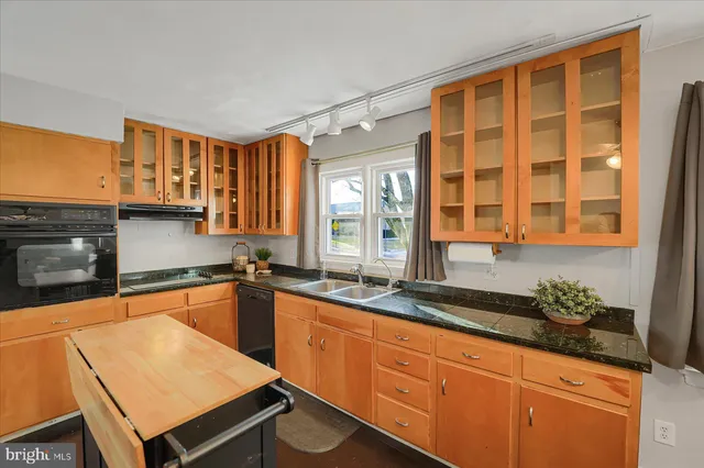 $279,900 | 147 Sunset Avenue, Pleasant Gap, PA 16823