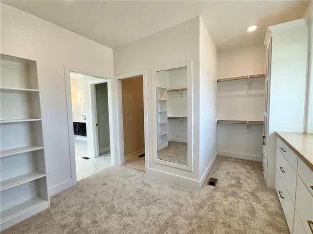 $939,900 | 4714 Sienna Ridge, Riverside, MO 64150