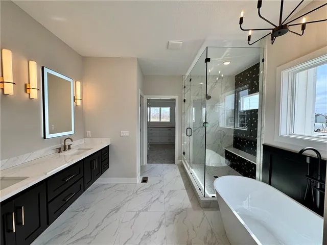 $939,900 | 4714 Sienna Ridge, Riverside, MO 64150