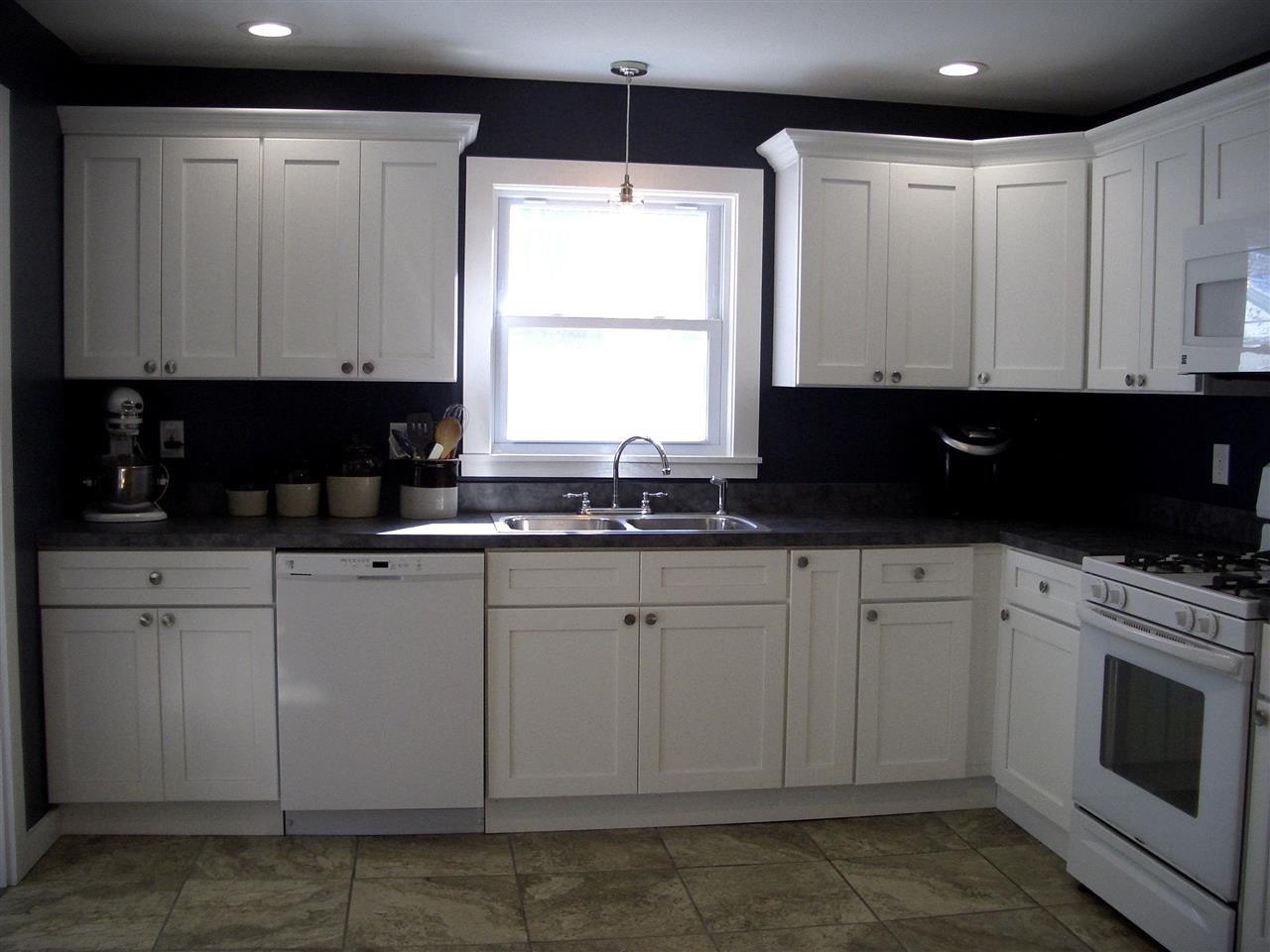 88 Park Street Proctor, VT 05765 - Photo 2 of 20 Gallery Image 2