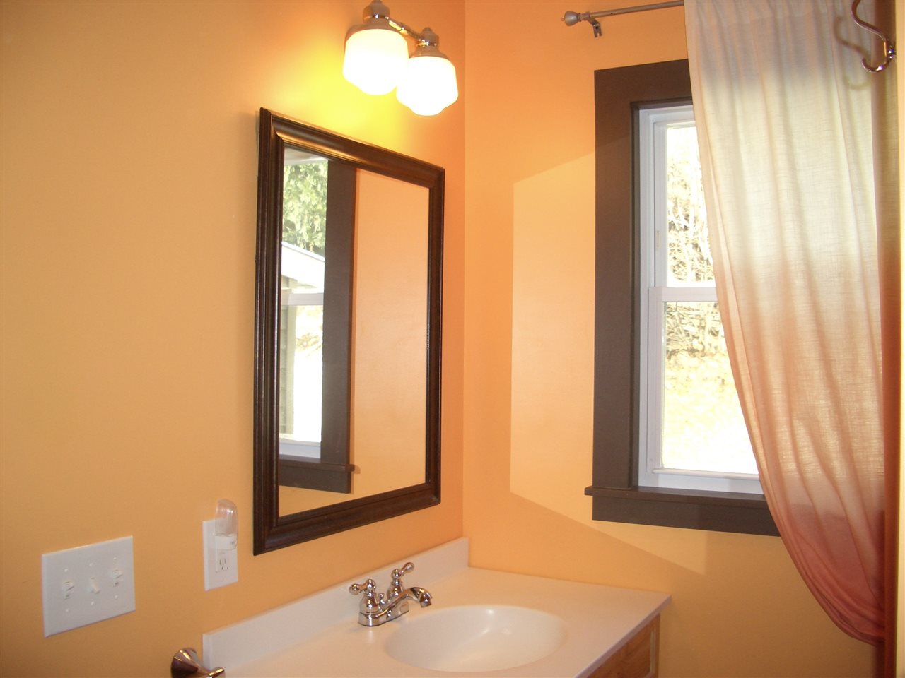 88 Park Street Proctor, VT 05765 - Photo 12 of 20 Gallery Image 12