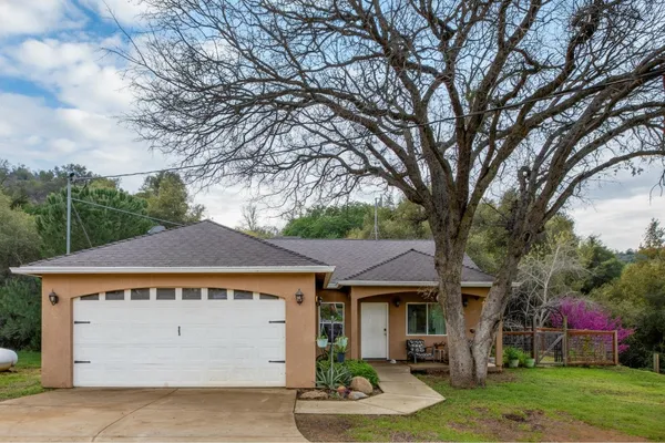 $335,000 | 39313 Squaw Valley Road, Squaw Valley, CA 93675