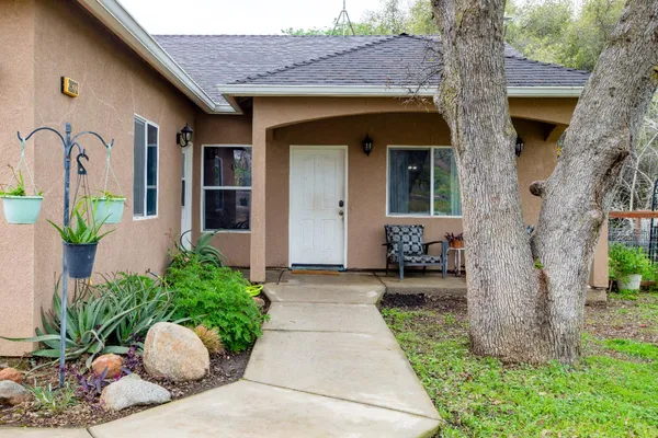 $335,000 | 39313 Squaw Valley Road, Squaw Valley, CA 93675