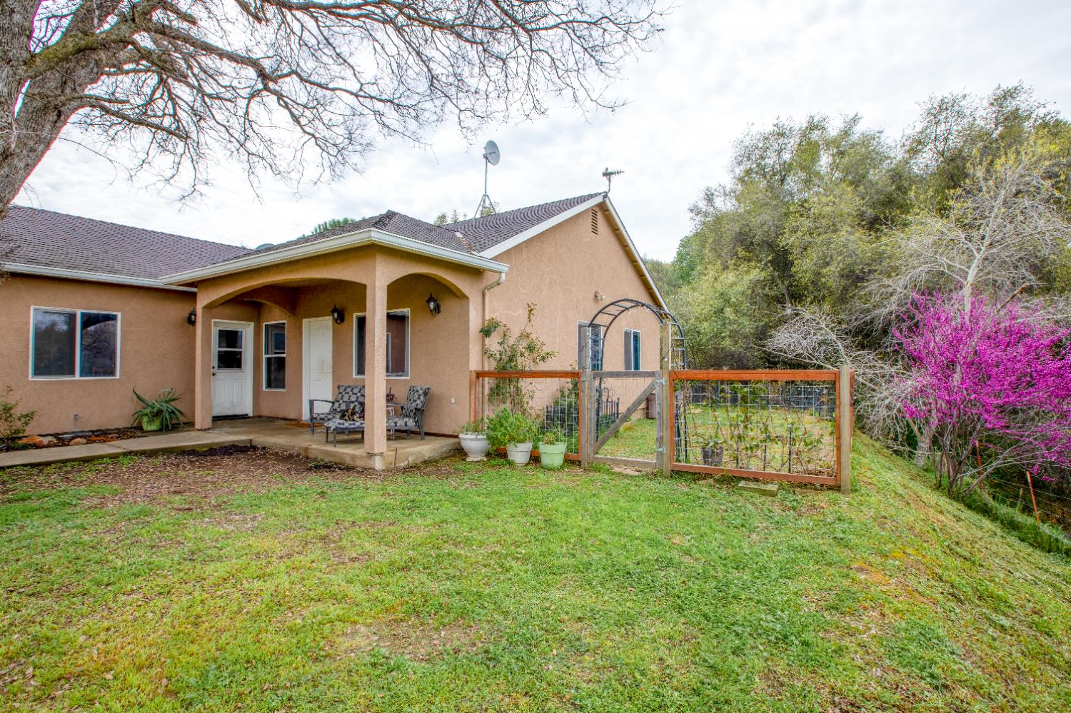 39313 Squaw Valley Road Squaw Valley, CA 93675 - Photo 26 of 38