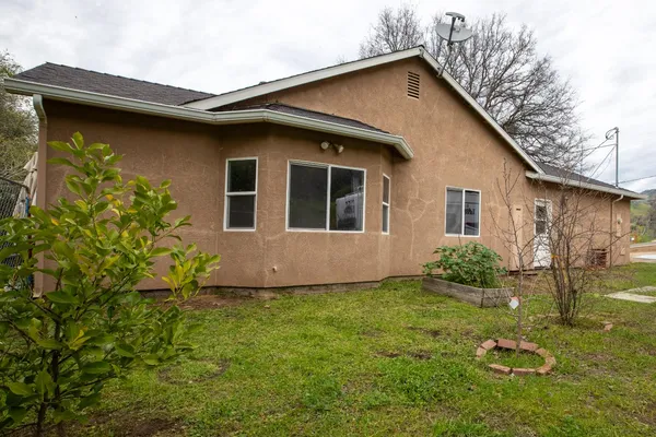 $335,000 | 39313 Squaw Valley Road, Squaw Valley, CA 93675