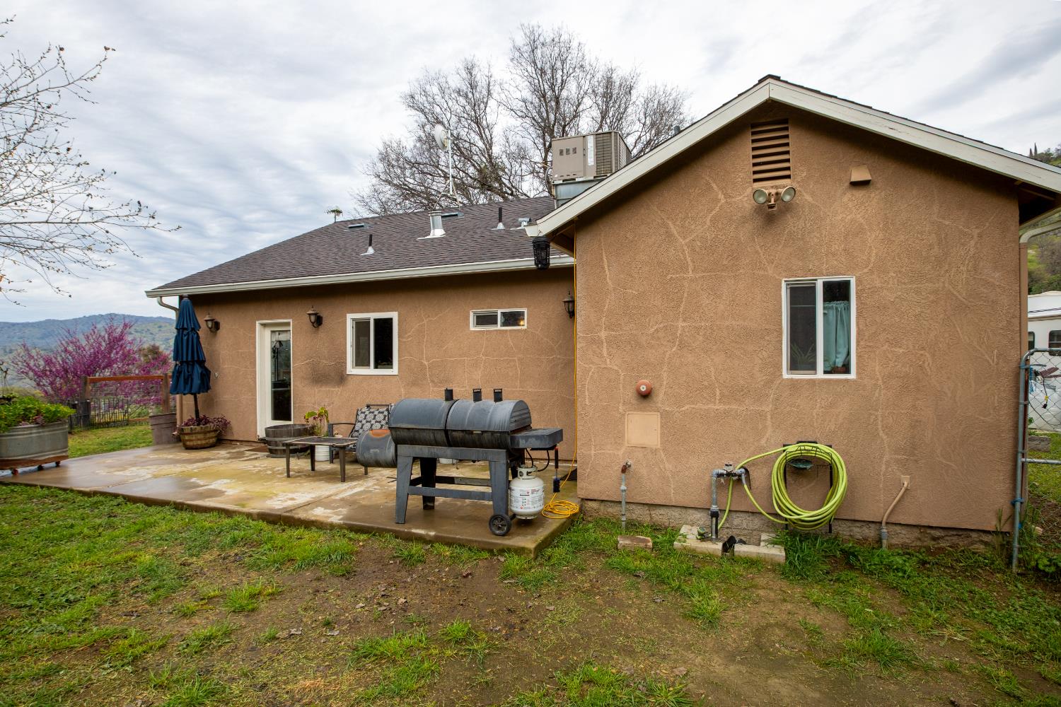 39313 Squaw Valley Road Squaw Valley, CA 93675 - Photo 30 of 38