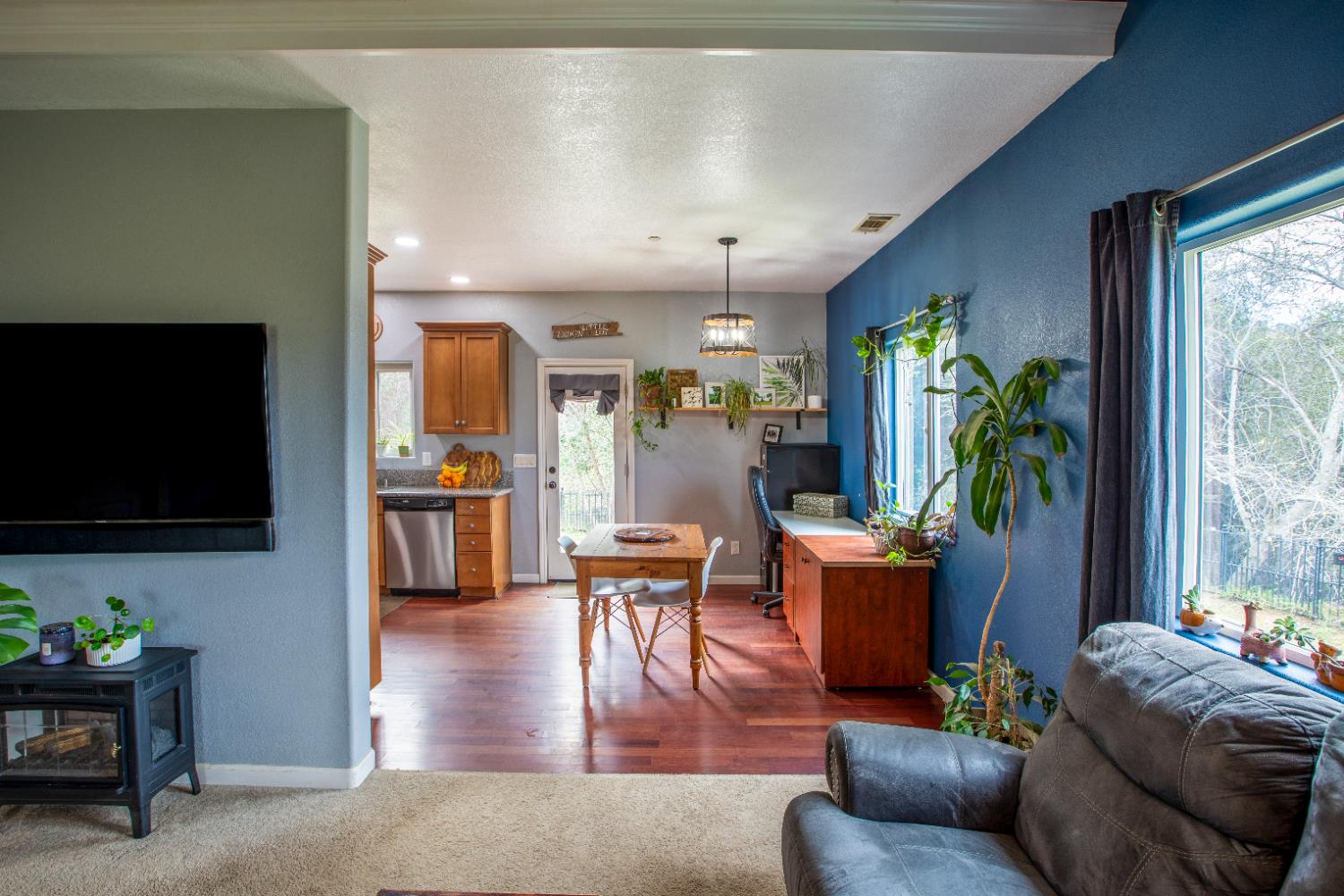 39313 Squaw Valley Road Squaw Valley, CA 93675 - Photo 9 of 38