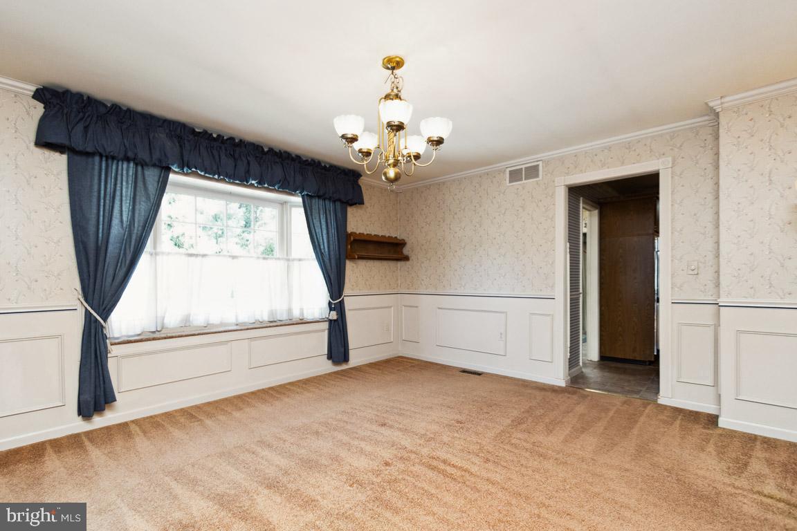 2125 Nicodemus Road Westminster, MD 21157 - Photo 17 of 51 Dining Room