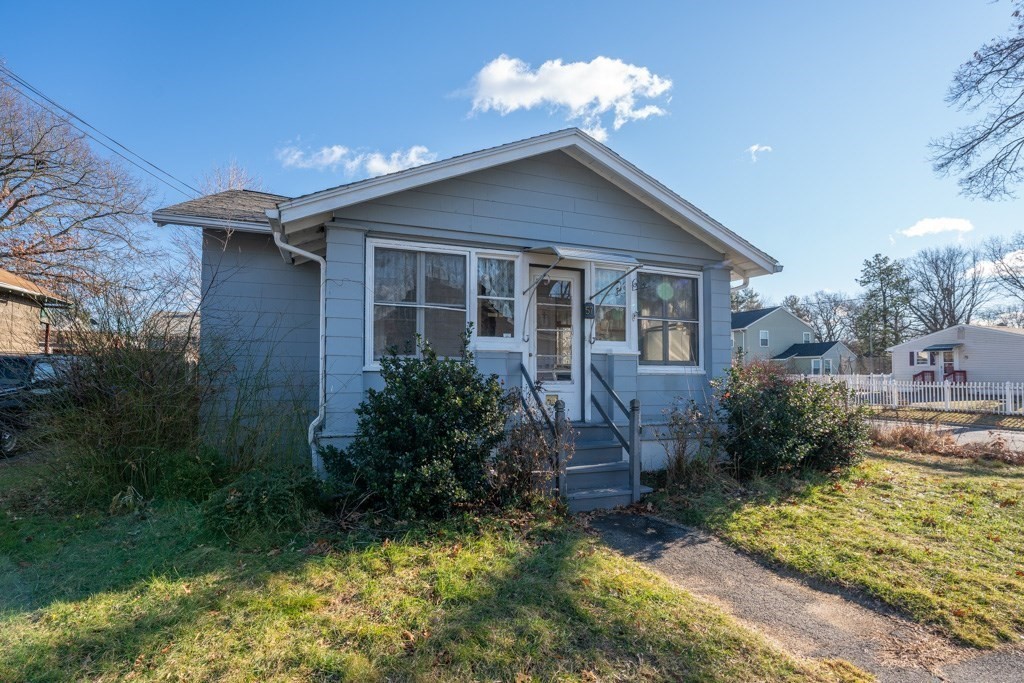 57 Hobson Street Springfield, MA 01109 - Photo 1 of 26