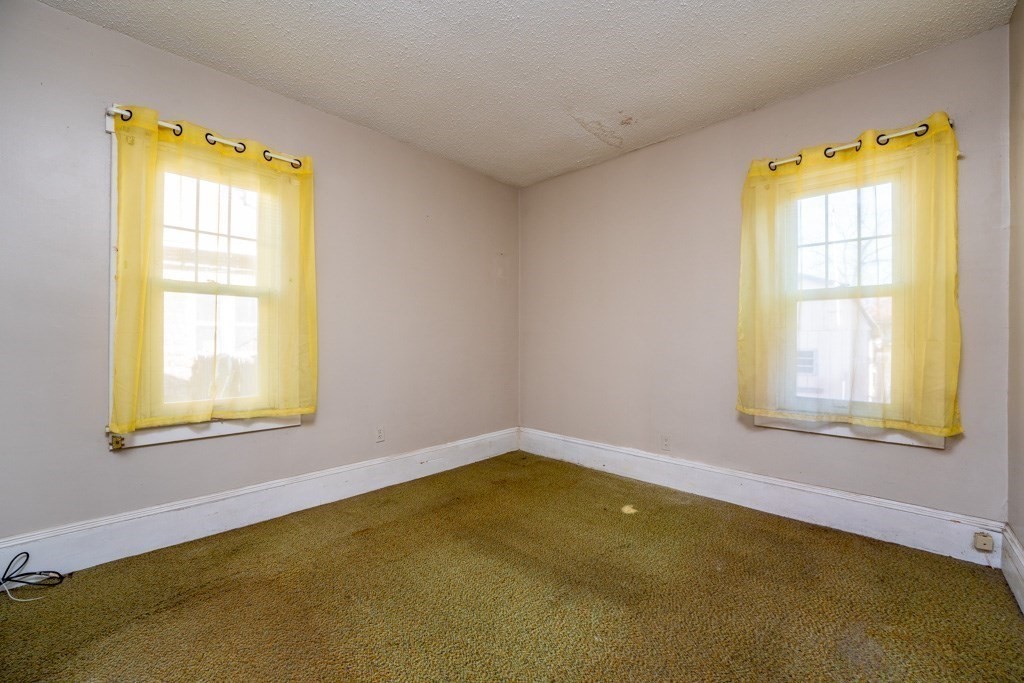 57 Hobson Street Springfield, MA 01109 - Photo 14 of 26