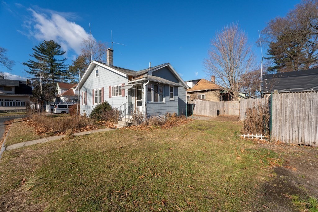 57 Hobson Street Springfield, MA 01109 - Photo 23 of 26