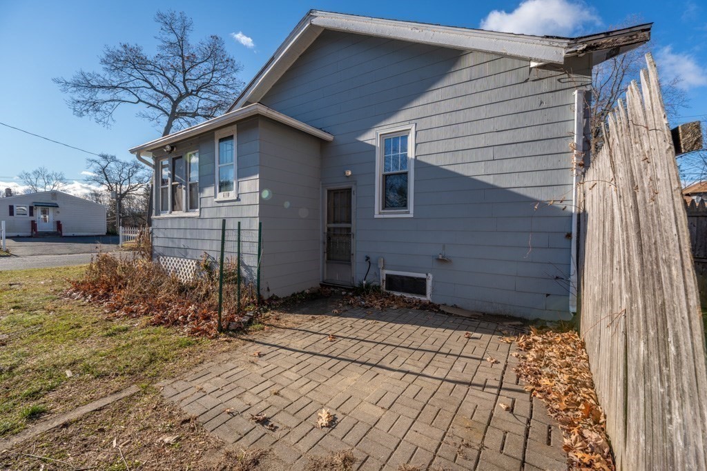 57 Hobson Street Springfield, MA 01109 - Photo 24 of 26
