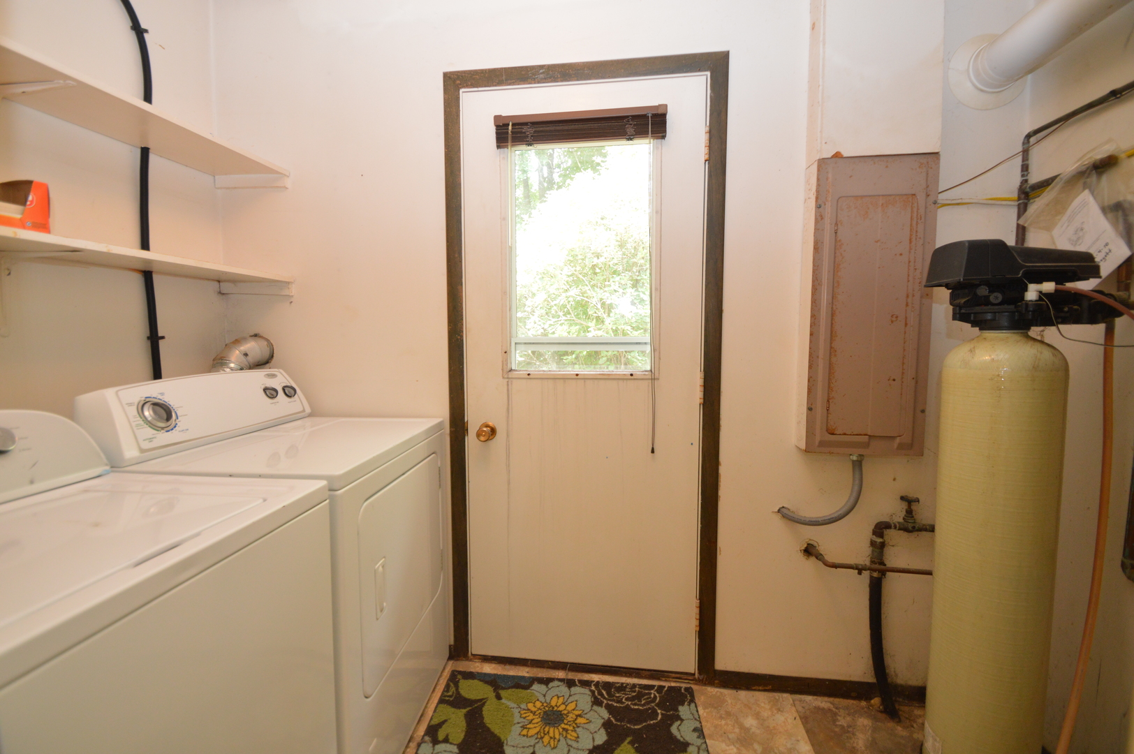 16176 Strawberry Road Morrison, IL 61270 - Photo 42 of 42 a utility room with dryer and washer