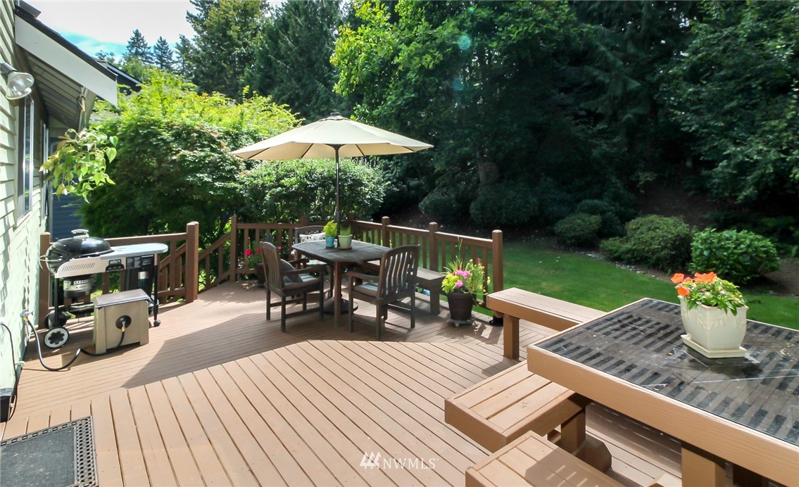 14031 Southeast 159th Place Renton, WA 98058 - Photo 2 of 21 Gallery Image 2