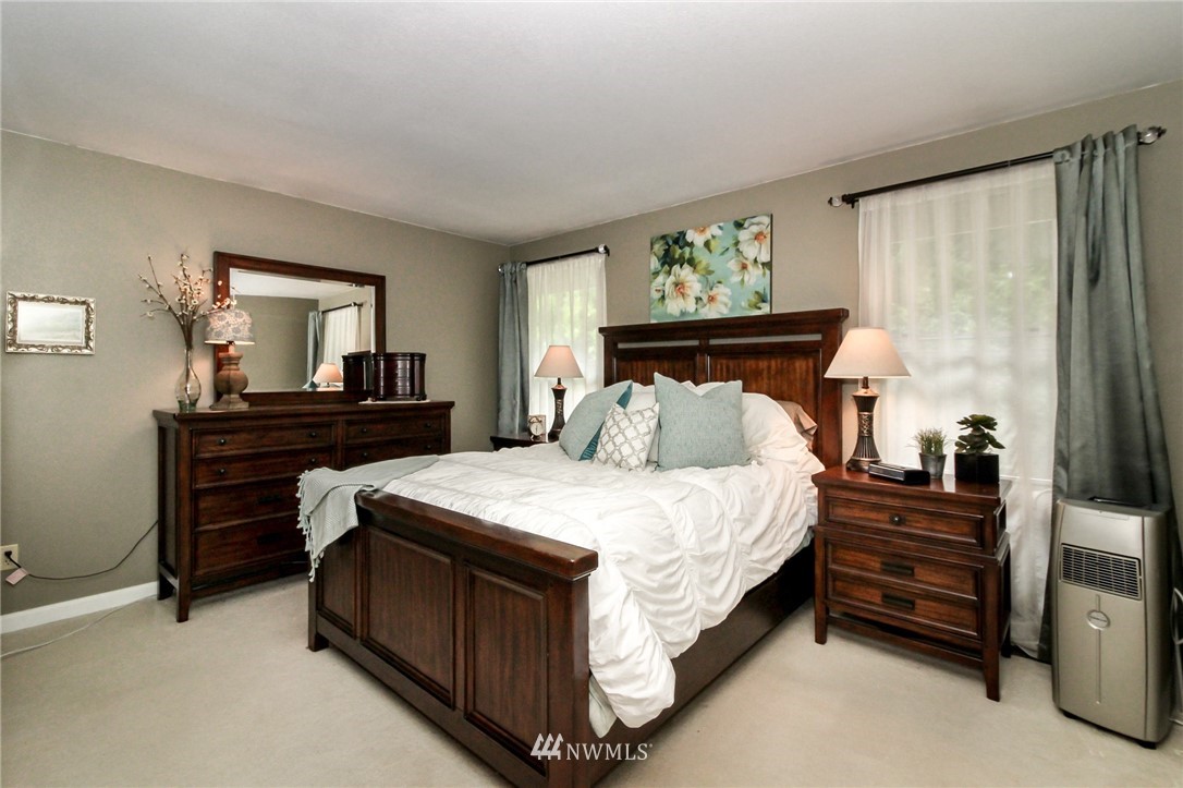 14031 Southeast 159th Place Renton, WA 98058 - Photo 12 of 21 Gallery Image 12