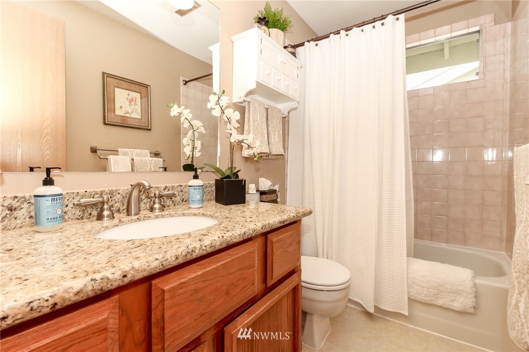14031 Southeast 159th Place Renton, WA 98058 - Photo 17 of 21 Gallery Image 17