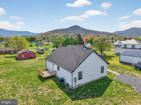 $335,000 | 551 Park Road, Stanley, VA 22851