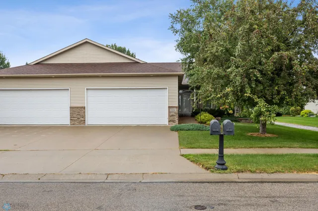 $390,000 | 326 44th Avenue South, Moorhead, MN 56560