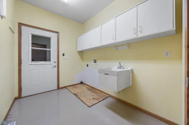 $390,000 | 326 44th Avenue South, Moorhead, MN 56560