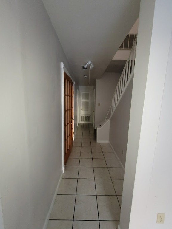 2529 Rio Grande Street, Unit 20 Austin, TX 78705 - Photo 8 of 19 a view of entryway and hall