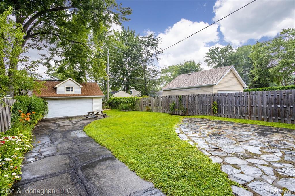 1308 Hampton Road Grosse Pointe, MI 48236 - Photo 35 of 36