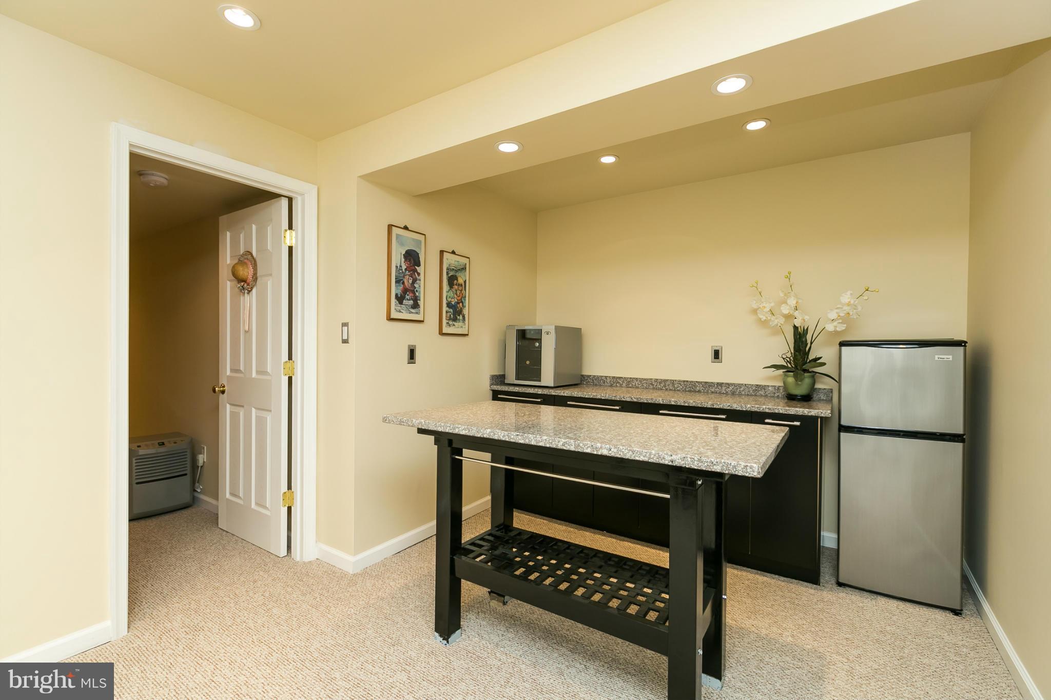 5052 Jericho Road Columbia, MD 21044 - Photo 25 of 30 Basement w/wet bar,granite countertop