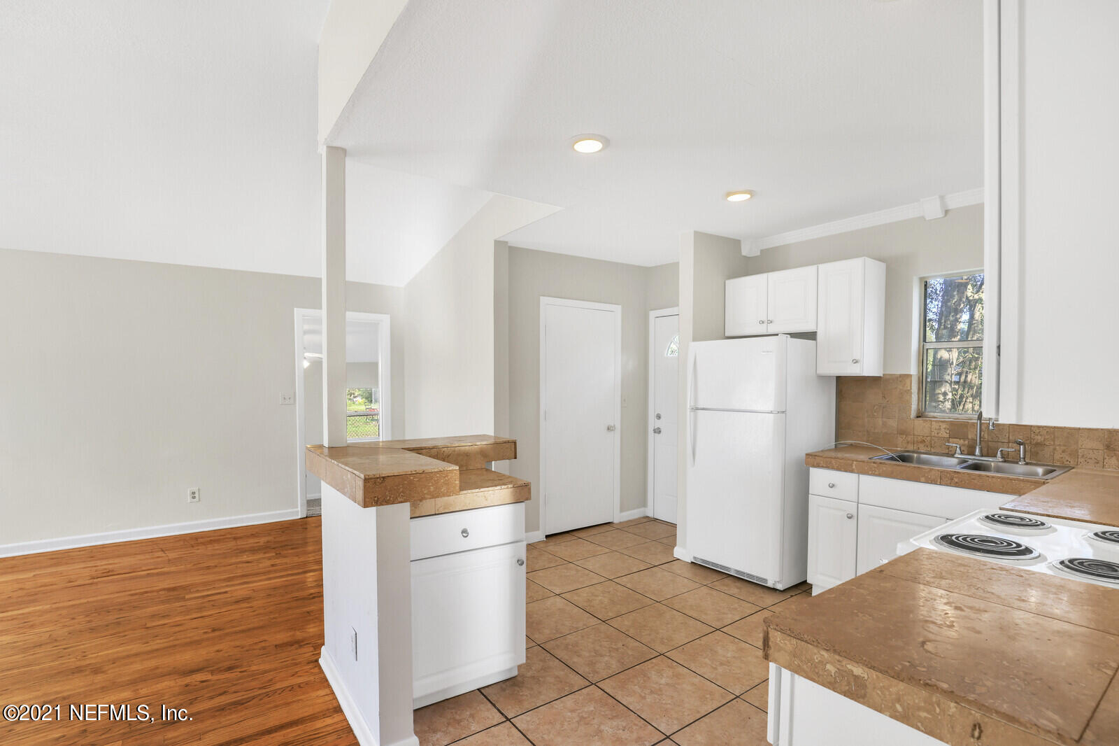 2327 Caladium Road Jacksonville, FL 32211 - Photo 9 of 26 19_0H3A4595_mls