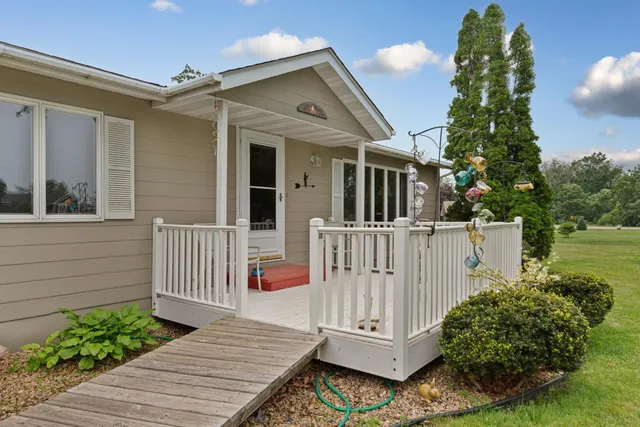 $315,000 | 18221 Roberds Lake Boulevard, Faribault, MN 55021