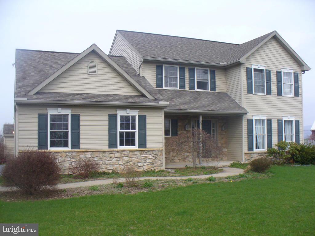 532 Oak Lane Lititz, PA 17543 - Photo 1 of 32 Gallery Image 1