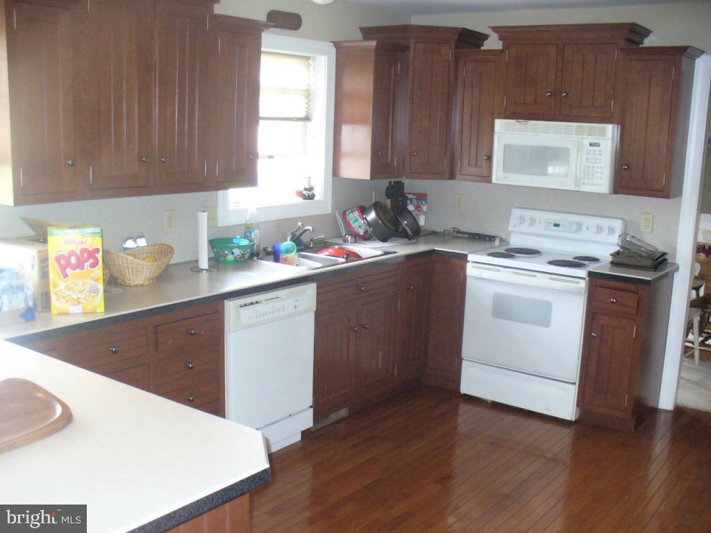 532 Oak Lane Lititz, PA 17543 - Photo 11 of 32 Gallery Image 11
