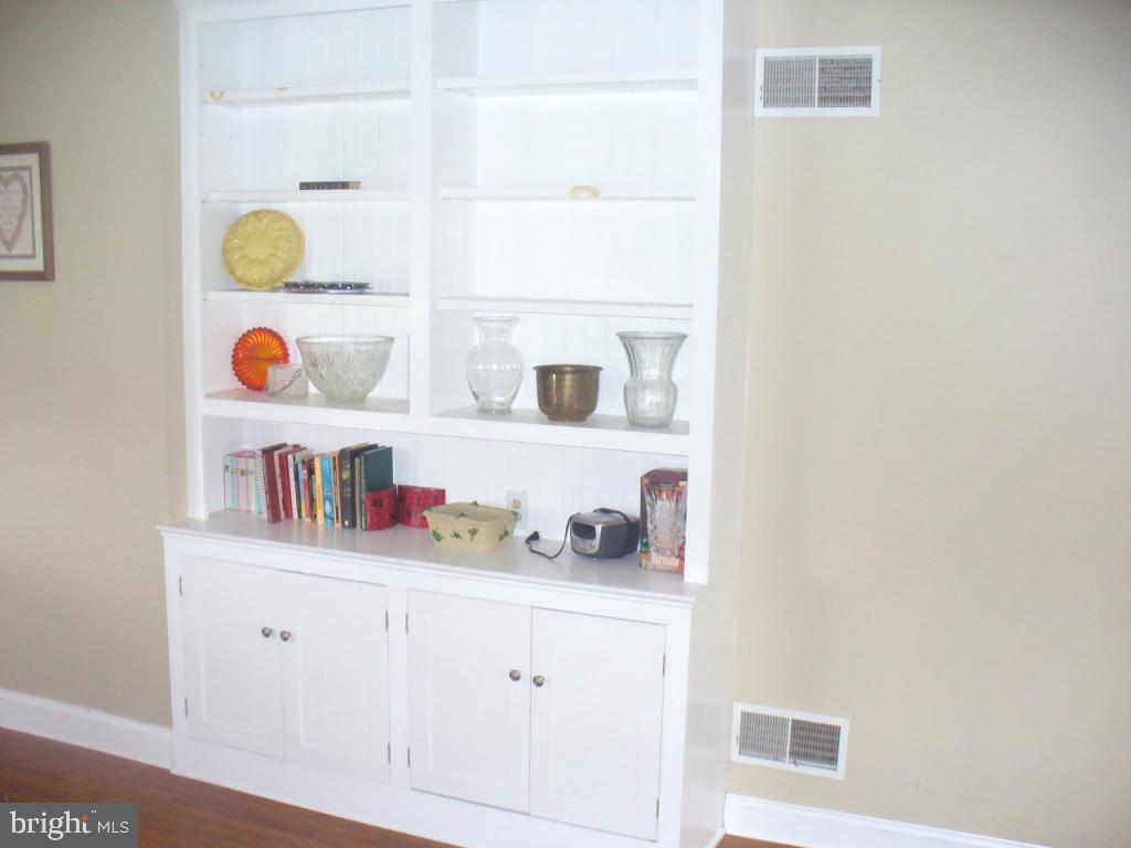 532 Oak Lane Lititz, PA 17543 - Photo 13 of 32 Gallery Image 13