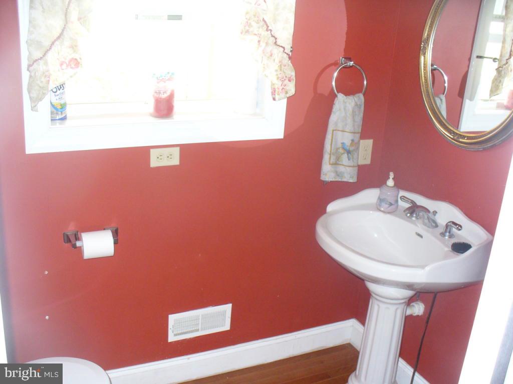 532 Oak Lane Lititz, PA 17543 - Photo 17 of 32 Gallery Image 17