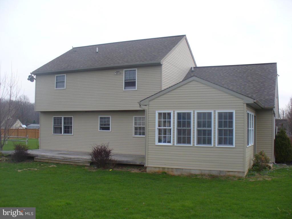 532 Oak Lane Lititz, PA 17543 - Photo 2 of 32 Gallery Image 2