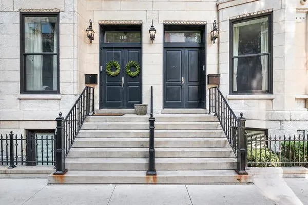 $9,000 | 116 West Chestnut Street, Chicago, IL 60610