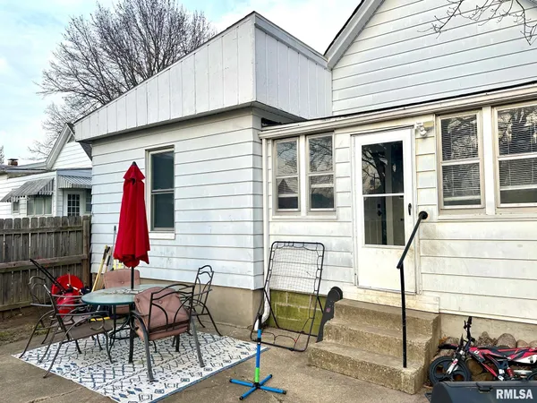 $107,000 | 1237 South East Street, Jacksonville, IL 62650