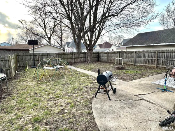 $107,000 | 1237 South East Street, Jacksonville, IL 62650