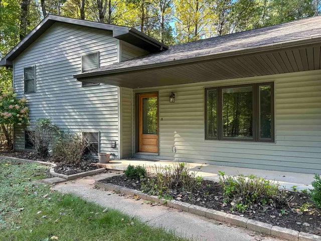 $449,000 | 3356 Spur Lane, Suamico, WI 54313