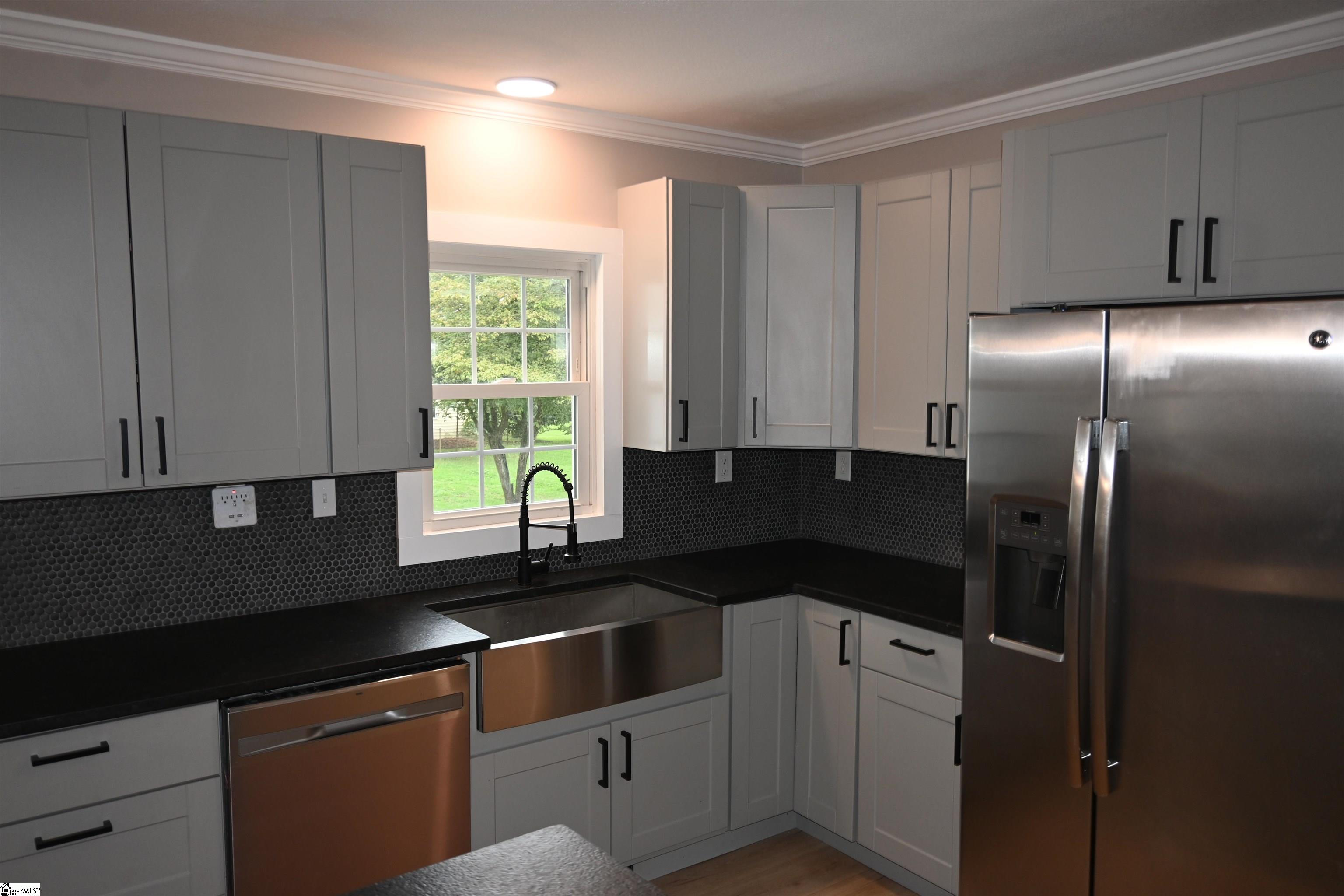 212 Donnan Road Taylors, SC 29687 - Photo 17 of 40 Gallery Image 17