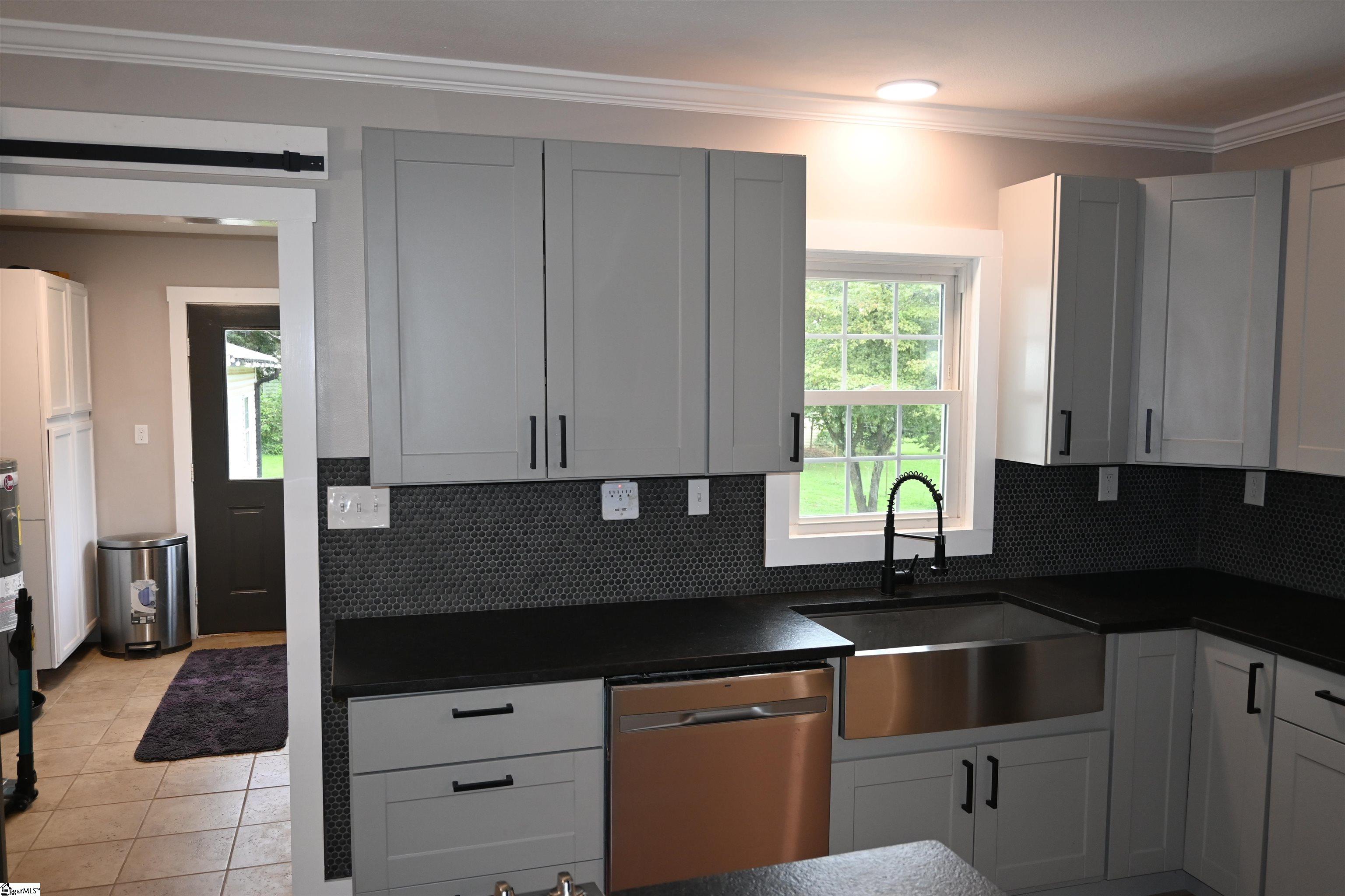 212 Donnan Road Taylors, SC 29687 - Photo 18 of 40 Gallery Image 18