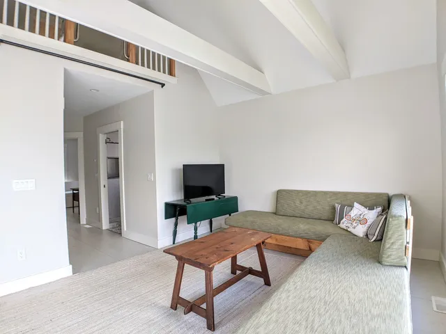 $3,000 | 17 Lake Street, Unit 1, Meredith, NH 03253