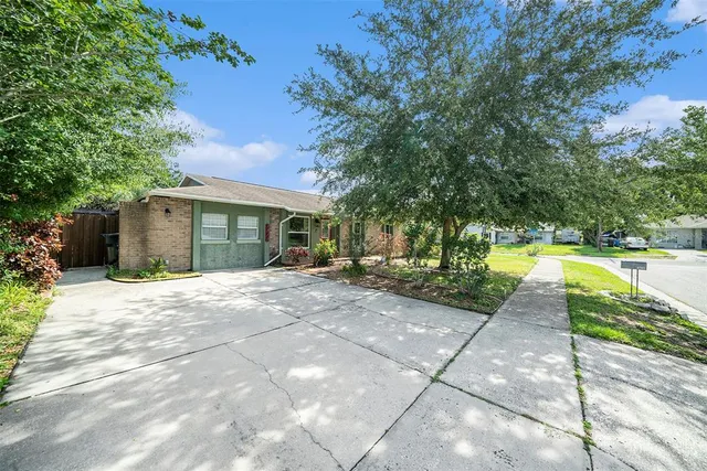 $416,000 | 1813 Nova Drive, Valrico, FL 33596