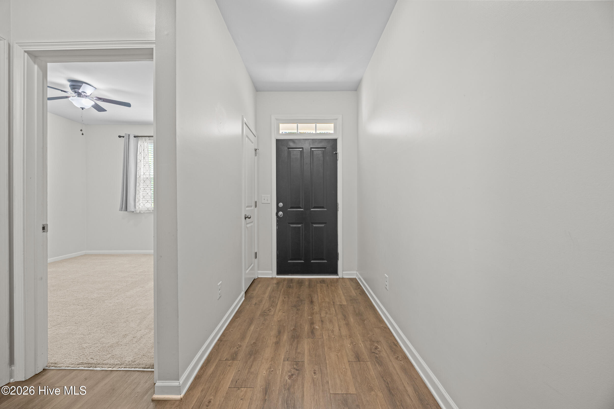 109 Mardella Way Holly Ridge, NC 28445 - Photo 9 of 47 7_foyer