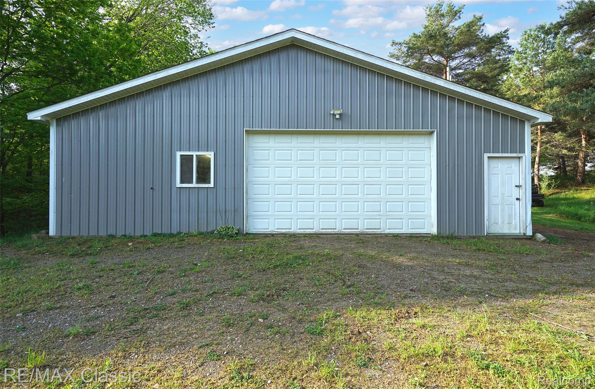 4611 Murray Road Mayville, MI 48744 - Photo 3 of 50 HUGE 40x40 pole barn with concrete floor