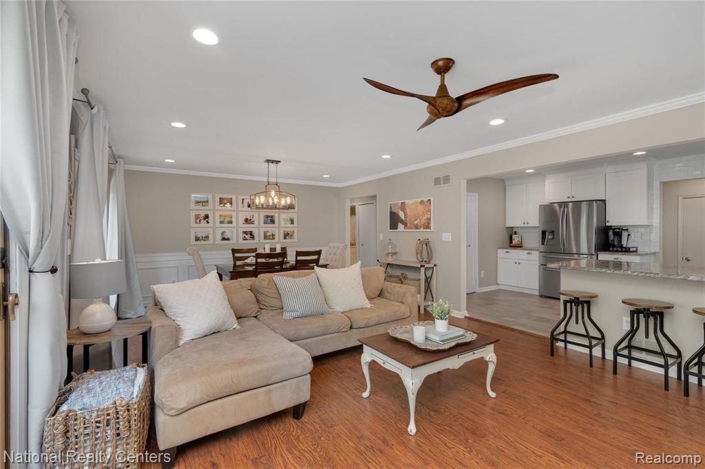 43934 Arlington Road Canton, MI 48187 - Photo 9 of 26