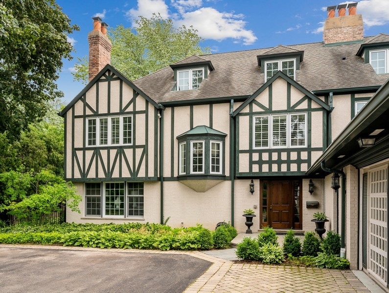 175 Dewindt Road Winnetka, IL 60093 - Photo 1 of 59